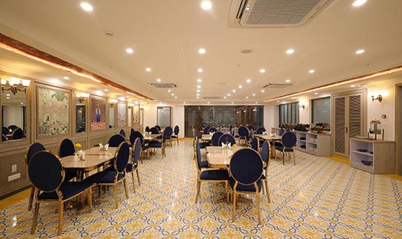 Fabhotel Prime Hampton By Ic'S Noida Eksteriør bilde
